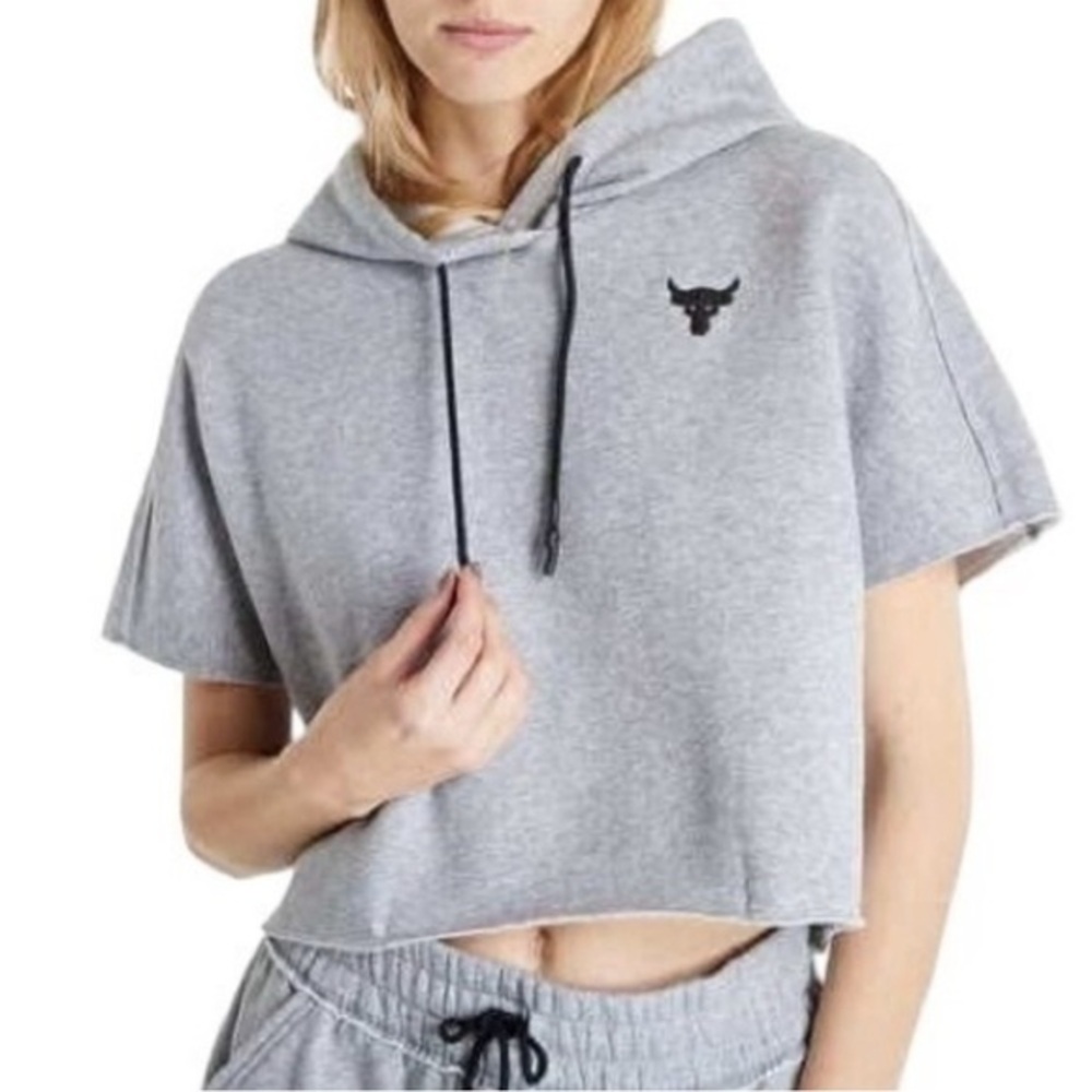 NWOT Under Armour Project Rock Short Sleeve Fleece Training Hoodie in Steel